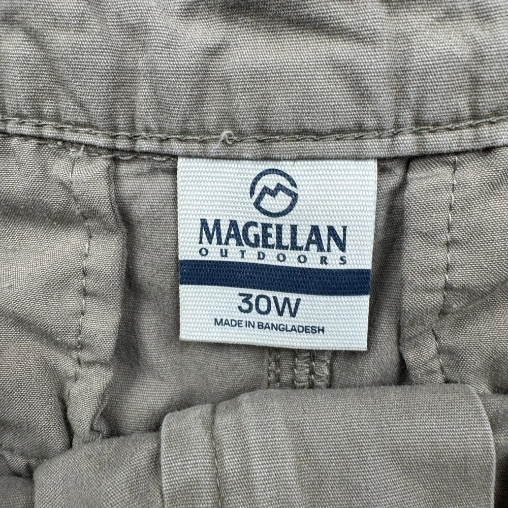 Magellan Outdoors Chino Shorts Mens 30W Khaki Tan Stretch Cotton Excellent